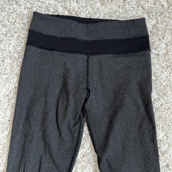 Lulu Lemon Leggings - Picture 6 of 7